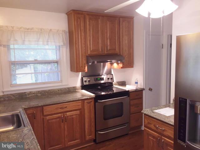 19302 Weaver Road Triangle, VA 22172 - Photo 9 of 21 Kitchen