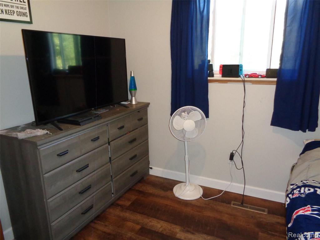 2715 East Burnside Road North Branch, MI 48461 - Photo 11 of 22 Gallery Image 11