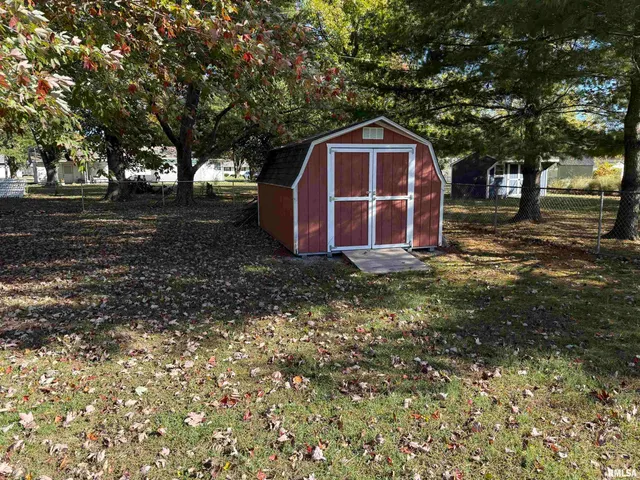 $160,500 | 1108 Hawthorn Road, Salem, IL 62881