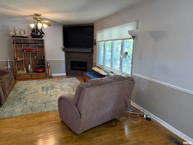 $160,500 | 1108 Hawthorn Road, Salem, IL 62881