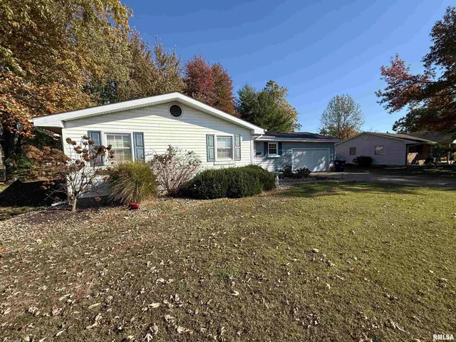 $160,500 | 1108 Hawthorn Road, Salem, IL 62881