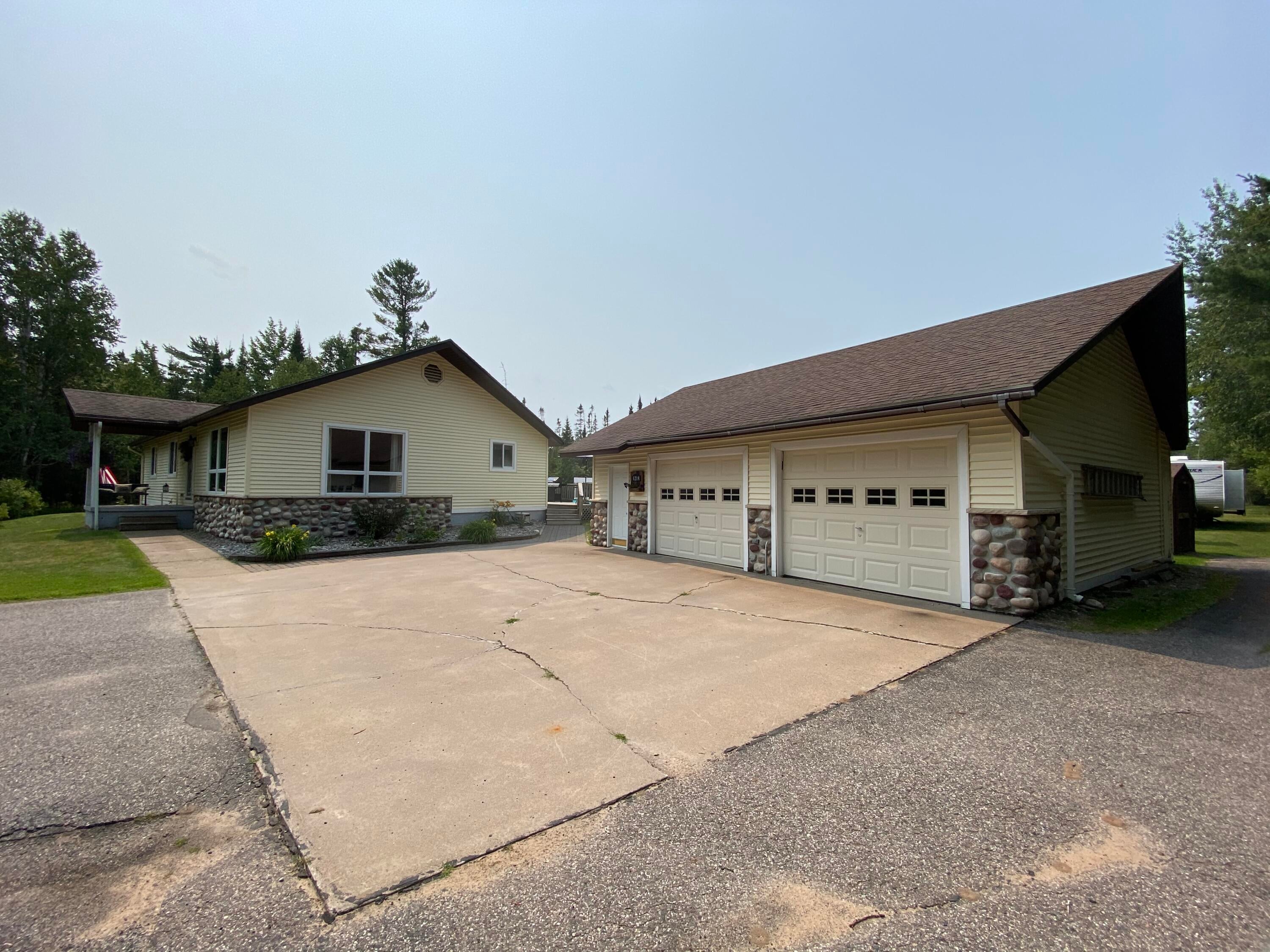 6214 South Forrest Side Road Brimley, MI 49715 - Photo 6 of 39 Gallery Image 6