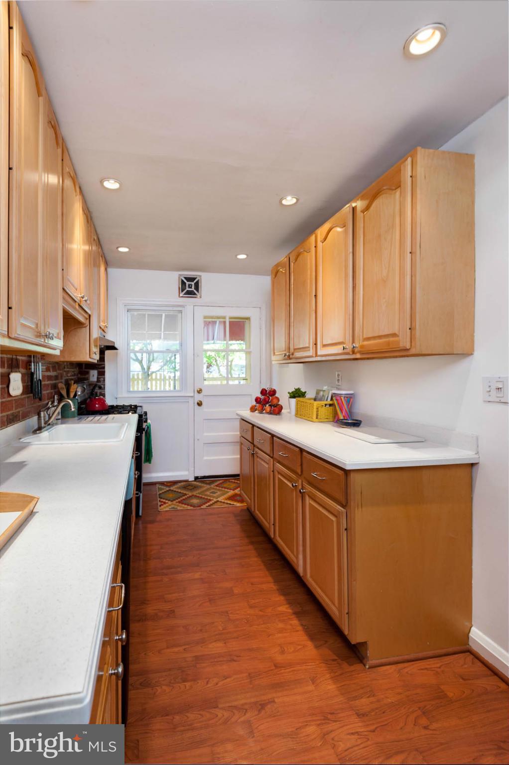 7034 Heathfield Road Baltimore, MD 21212 - Photo 6 of 17 Kitchen