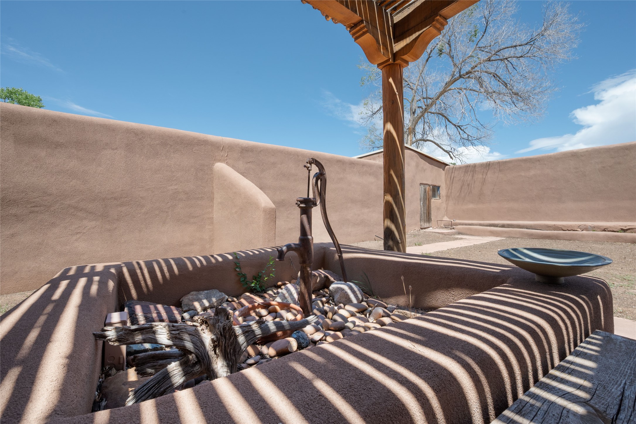 442 Los Pinos Road Santa Fe, NM 87507 - Photo 15 of 82
