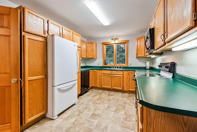 $559,000 | 9 Tracey Cove Circle, Rome, ME 04963