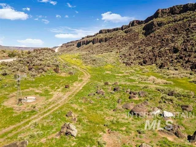 $300,000 | 30 Bliss Id 83330, Bliss, ID 83314