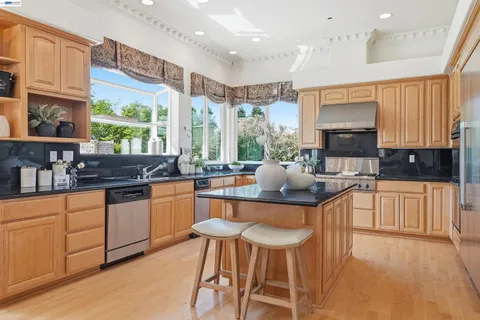 $4,580,000 | 750 Vista Hill Terrace, Fremont, CA 94539