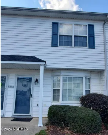 $1,100 | 3935 Sterling Pointe Drive, Unit TTT1, Winterville, NC 28590