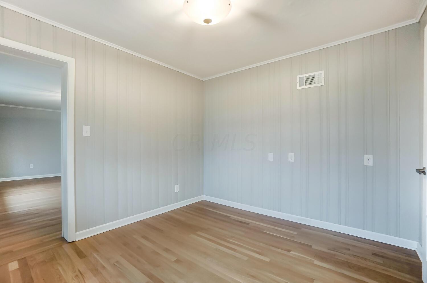3112 Leeds Road Columbus, OH 43221 - Photo 22 of 40 50034611-022_web