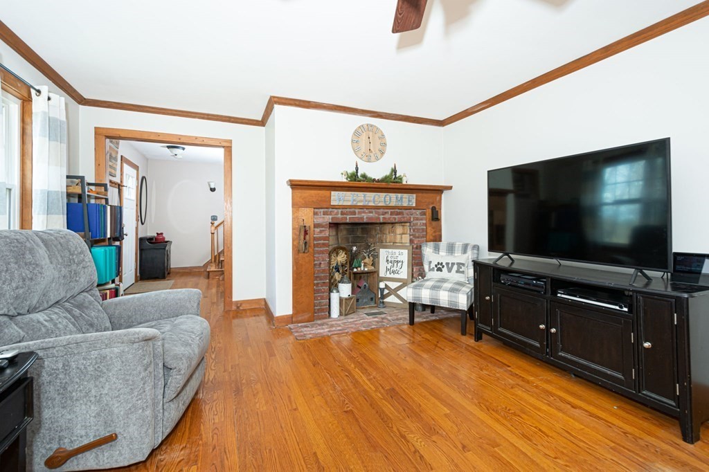 53 Underwood Road Hubbardston, MA 01452 - Photo 7 of 37 Gallery Image 7