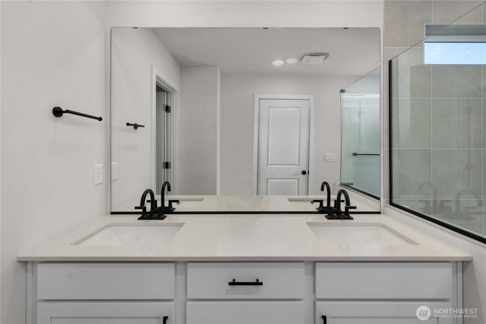 17542 Northeast Midnight Sun Loop Poulsbo, WA 98370 - Photo 20 of 40