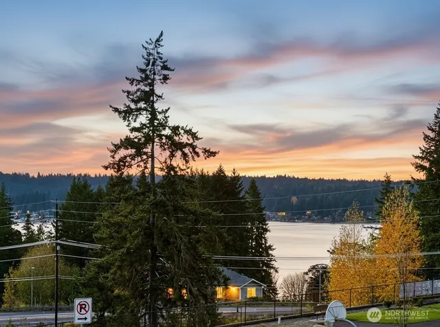 $799,990 | 17542 Northeast Midnight Sun Loop, Poulsbo, WA 98370