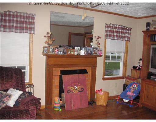 3823 Grapevine Road Huntington, WV 25701 - Photo 3 of 8 Living Room.