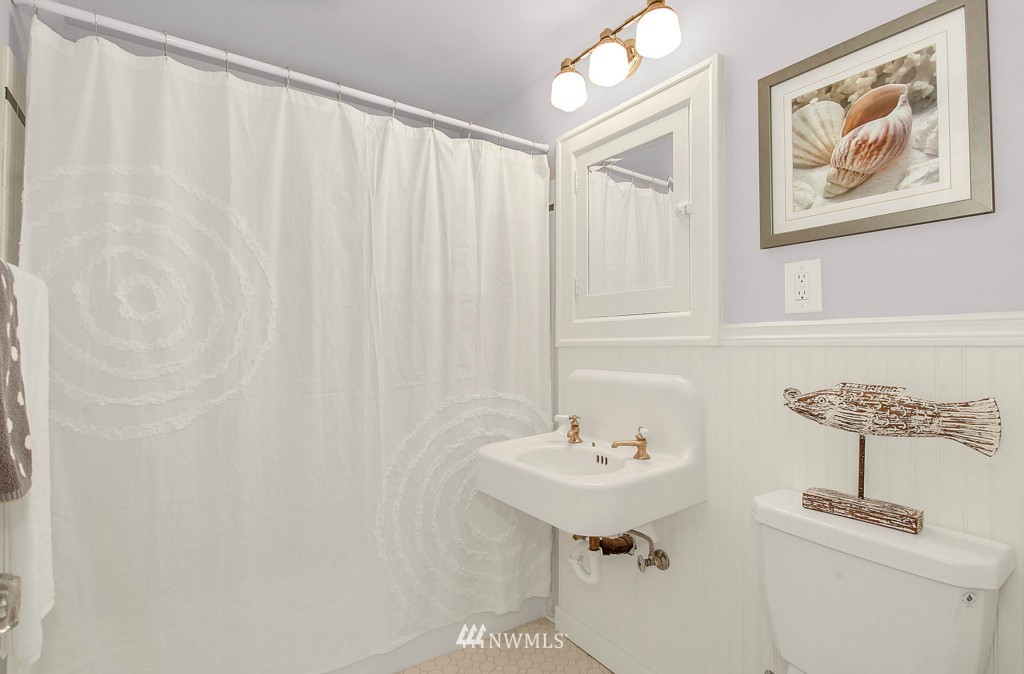 907 North 83rd Street Seattle, WA 98103 - Photo 9 of 15 Gallery Image 9