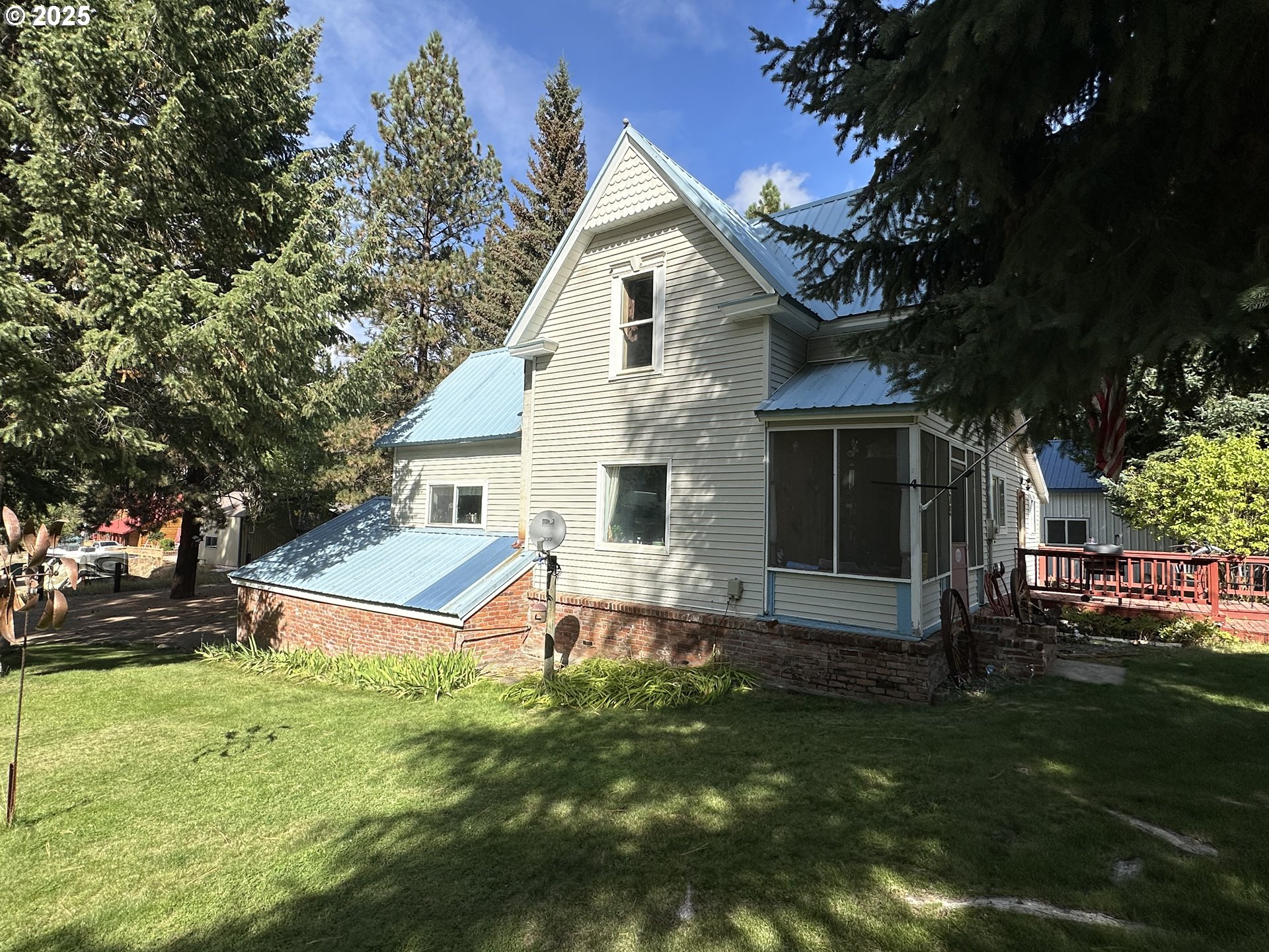 175 Bonanza Street Sumpter, OR 97877 - Photo 3 of 44