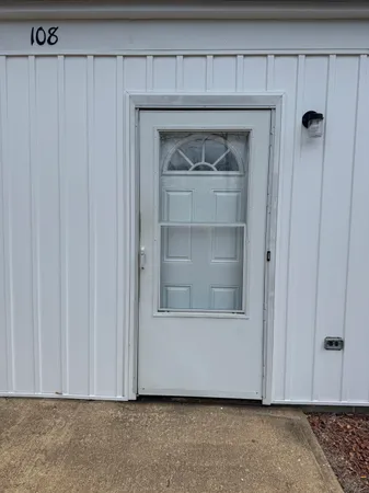 $851 | 108 Elmwood Circle, Unit B, Martinsville, VA 24112