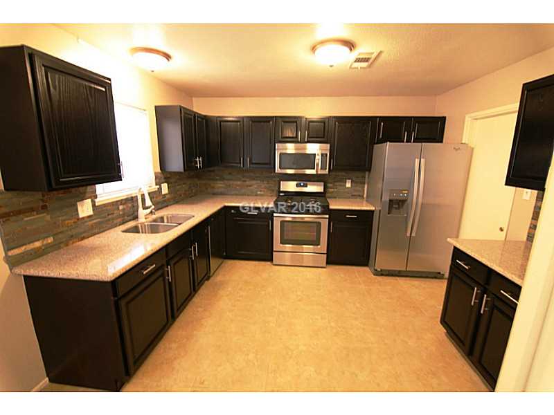 204 Huntly Road Las Vegas, NV 89145 - Photo 5 of 17 Gallery Image 5