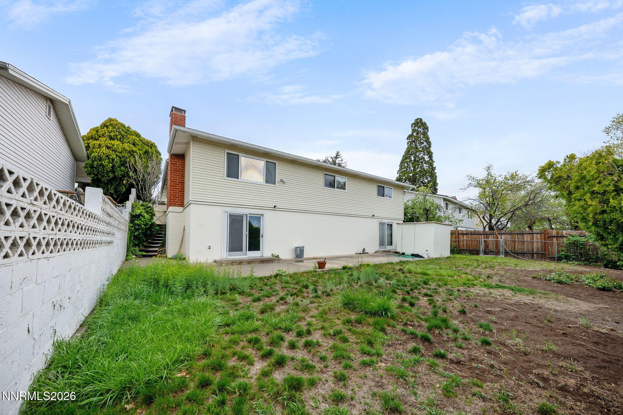 2685 Everett Drive Reno, NV 89503 - Photo 36 of 40 a front view of a house with garden