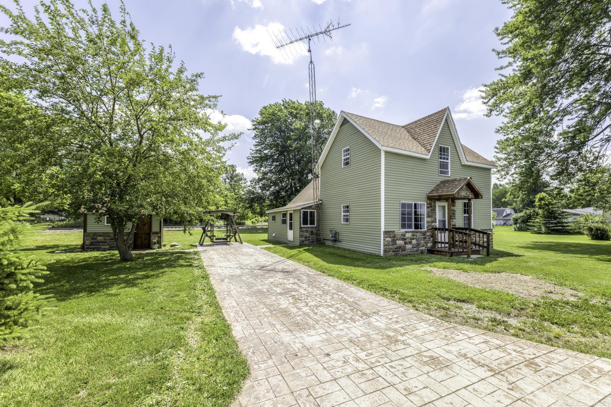 2649 Sherman Street Applegate, MI 48401 - Photo 4 of 37