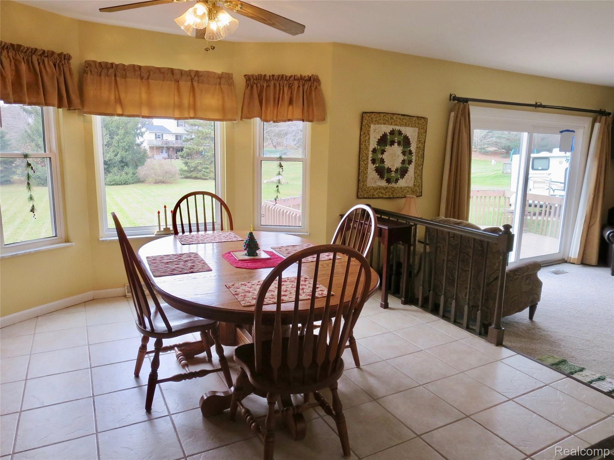 2901 Bullard Road Hartland, MI 48353 - Photo 8 of 26 Eating area in kitchen