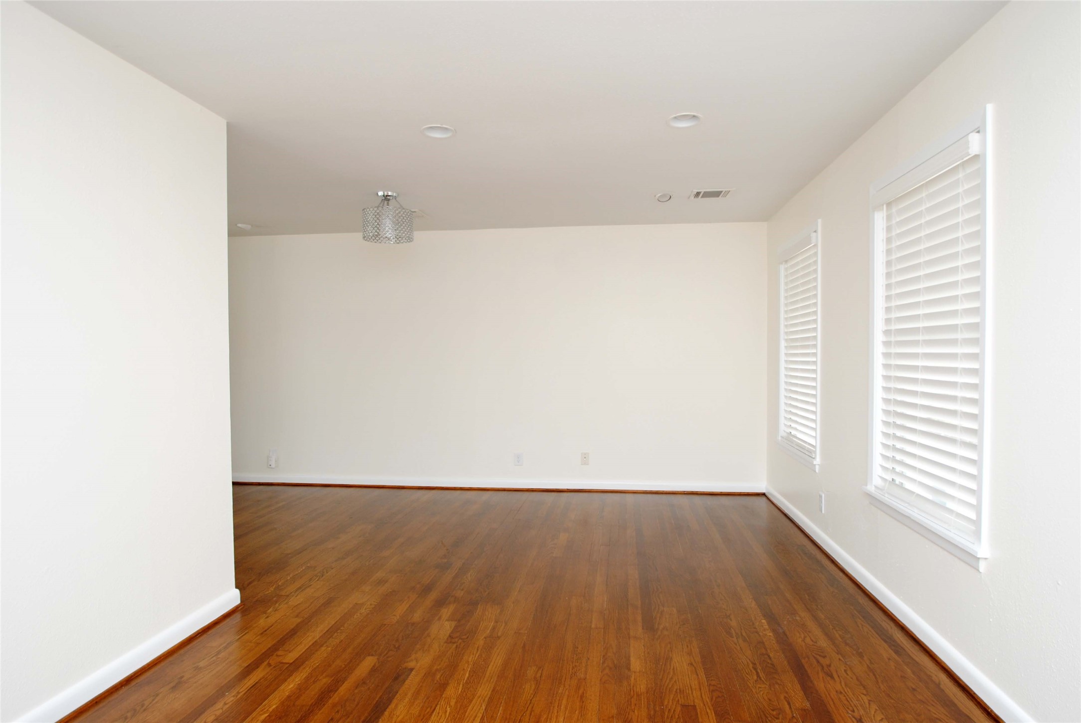 7953 Ridgeview Drive Houston, TX 77055 - Photo 7 of 29 a view of small space with wooden floor