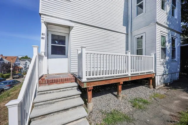 $4,100 | 15-17 Saunders Street, Unit 15, Boston, MA 02134