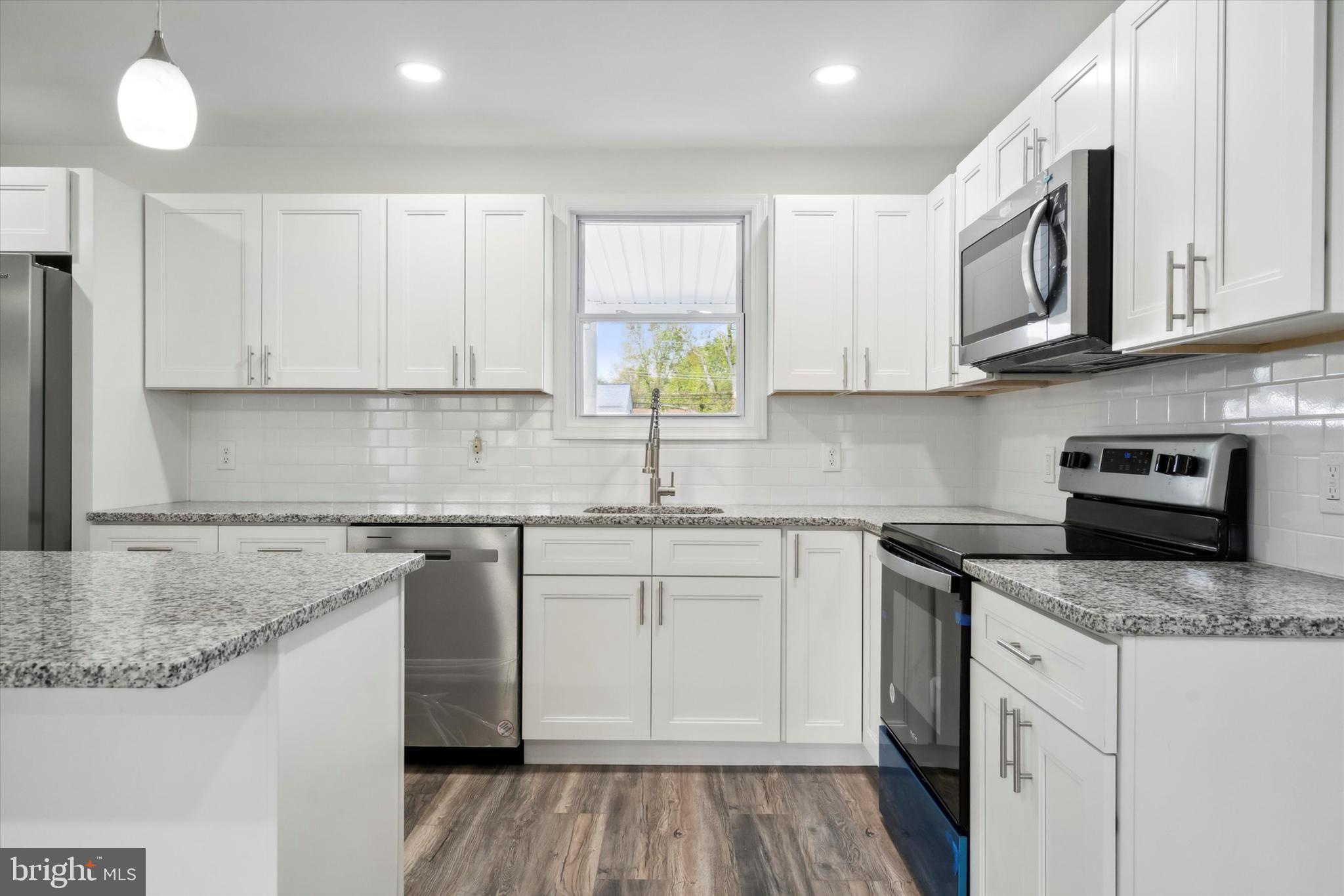11 Boston Ivy Road Levittown, PA 19057 - Photo 3 of 15 Gallery Image 3