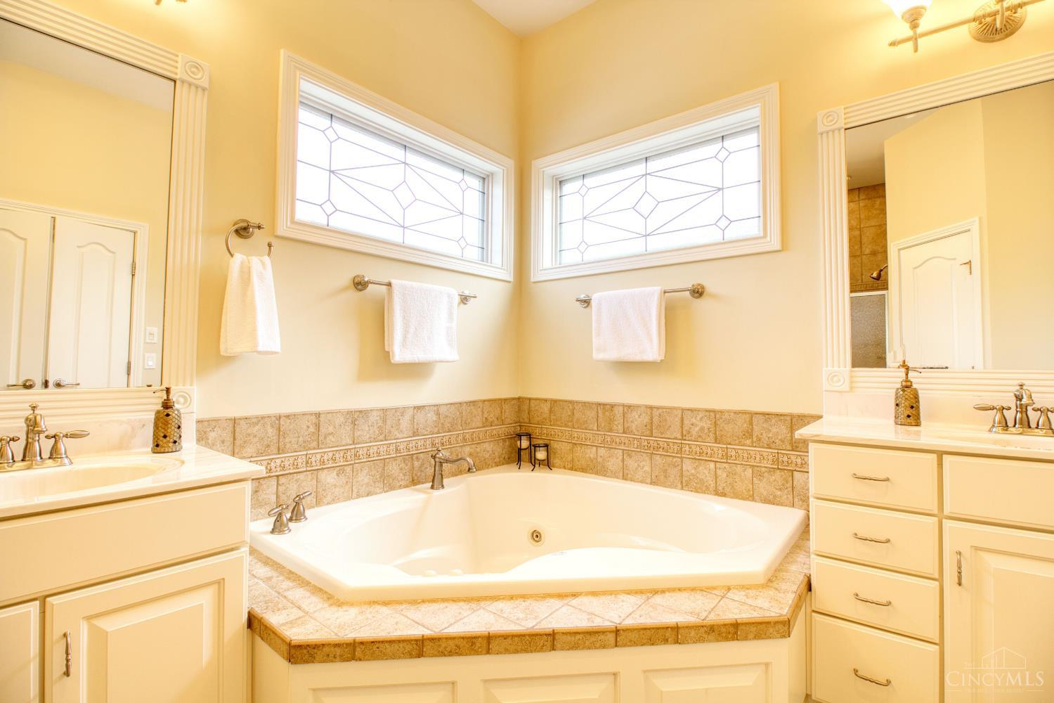 2274 Pointe Place Cincinnati, OH 45244 - Photo 27 of 71