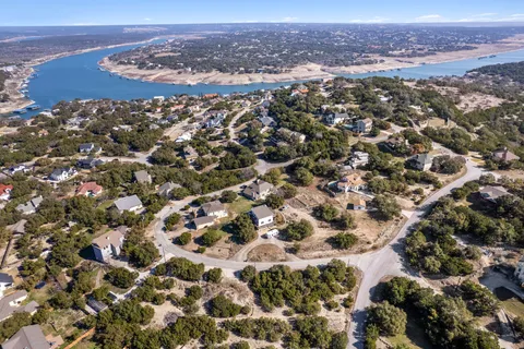 $100,000 | 21902 Moffat Drive, Spicewood, TX 78669