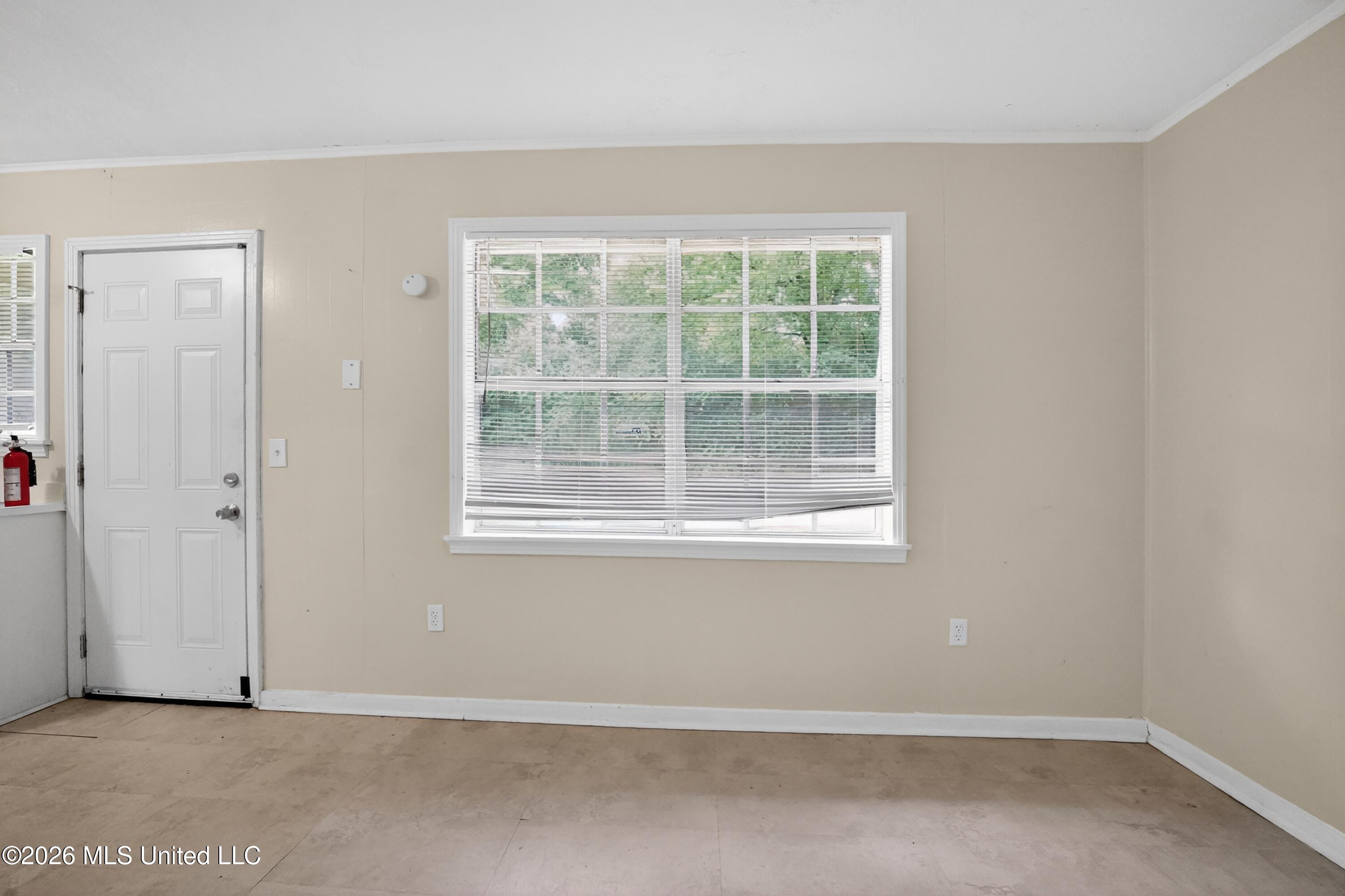 6578 Van Buren Road Jackson, MS 39213 - Photo 8 of 42 08_6578_Van_Buren_Rd-Foyer-7256