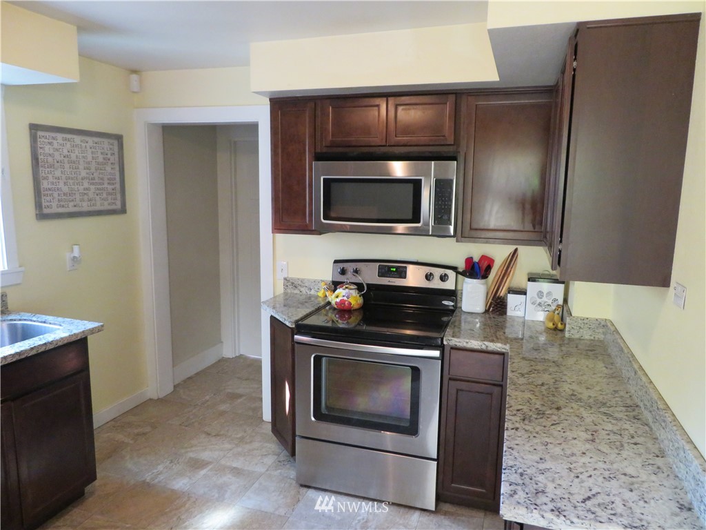 1005 Delphi Road Southwest Olympia, WA 98512 - Photo 11 of 25 Gallery Image 11