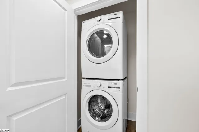 $425,000 | 5 Robin Hood Road, Taylors, SC 29687