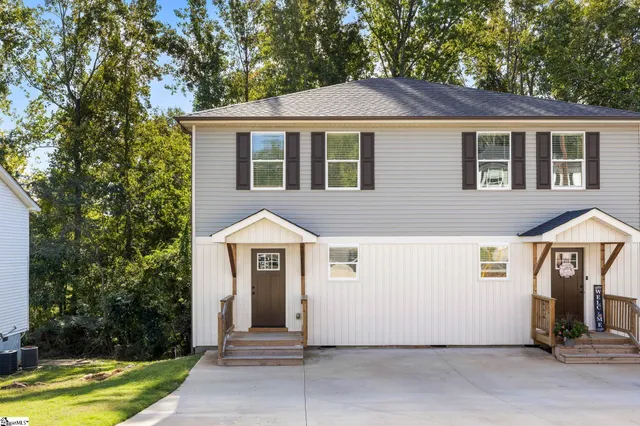 $425,000 | 5 Robin Hood Road, Taylors, SC 29687