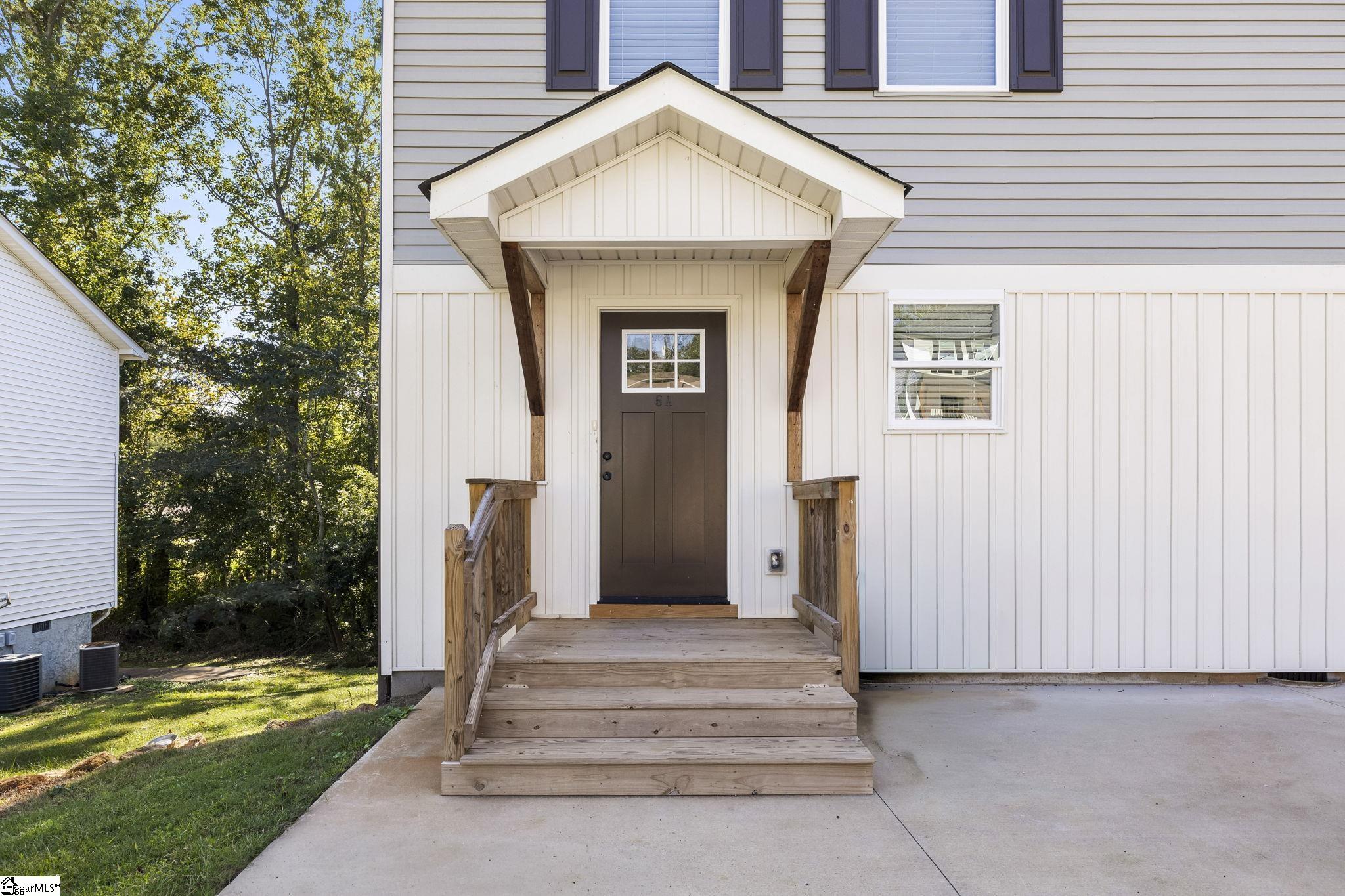 5 Robin Hood Road Taylors, SC 29687 - Photo 3 of 29