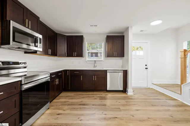 $425,000 | 5 Robin Hood Road, Taylors, SC 29687