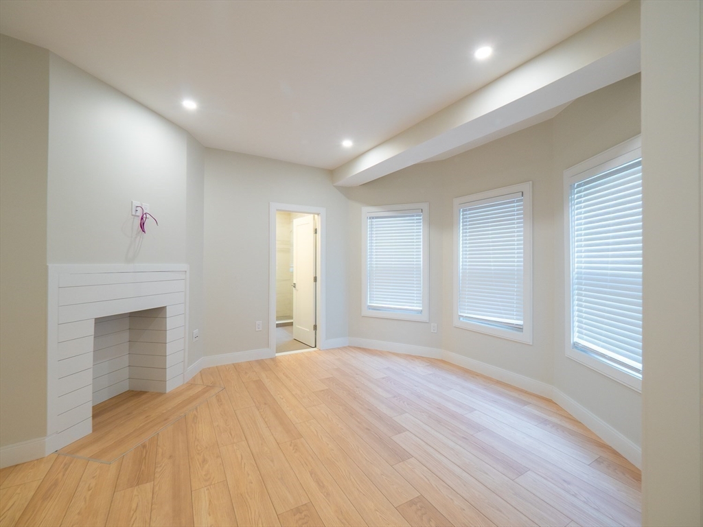 20 Winslow Road, Unit 1 Brookline, MA 02446 - Photo 4 of 11