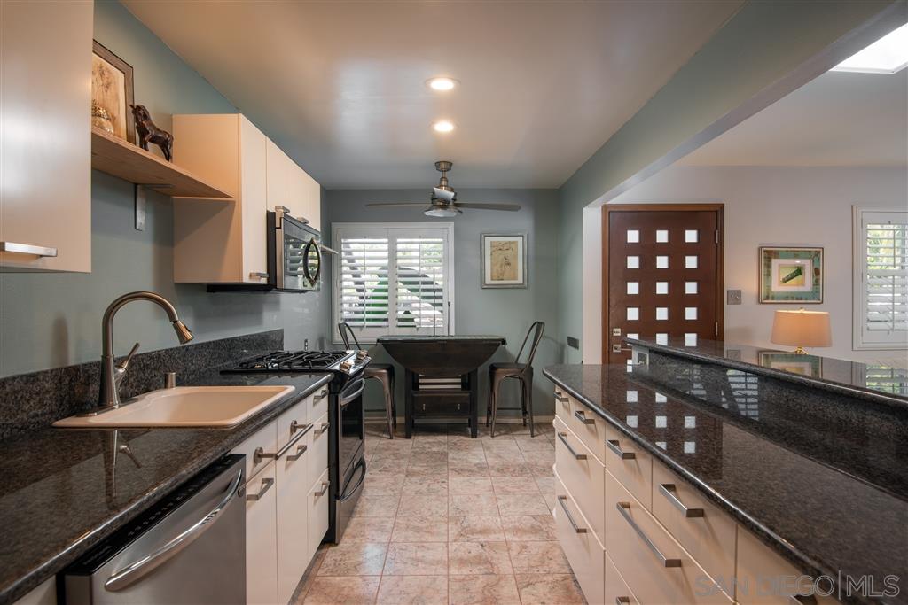 757 Snapdragon Street Encinitas, CA 92024 - Photo 5 of 25 Gallery Image 5