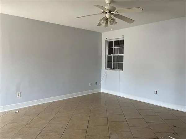 $1,500 | 4854 Pontchartrain Drive, Unit 2, Slidell, LA 70458