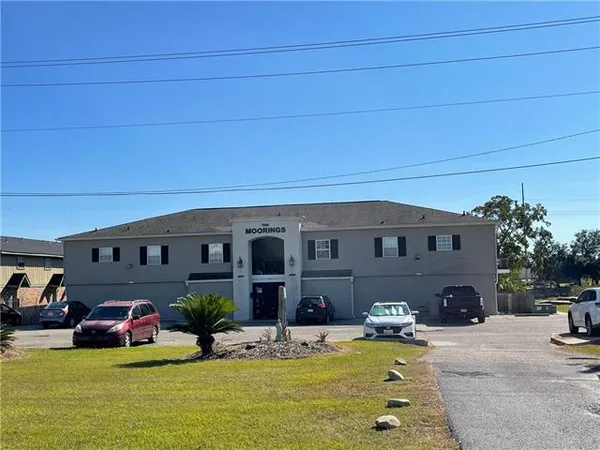 $1,500 | 4854 Pontchartrain Drive, Unit 2, Slidell, LA 70458