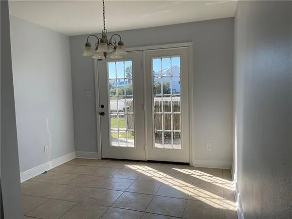 $1,500 | 4854 Pontchartrain Drive, Unit 2, Slidell, LA 70458