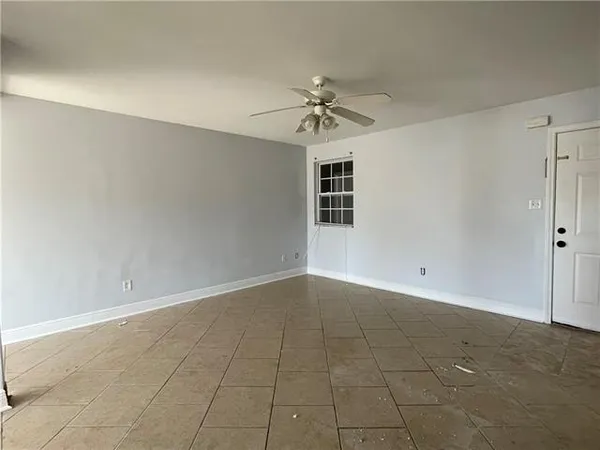 $1,500 | 4854 Pontchartrain Drive, Unit 2, Slidell, LA 70458