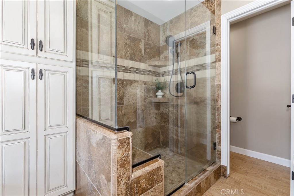 1275 Shane Lane Templeton, CA 93465 - Photo 38 of 70 a bathroom with a shower