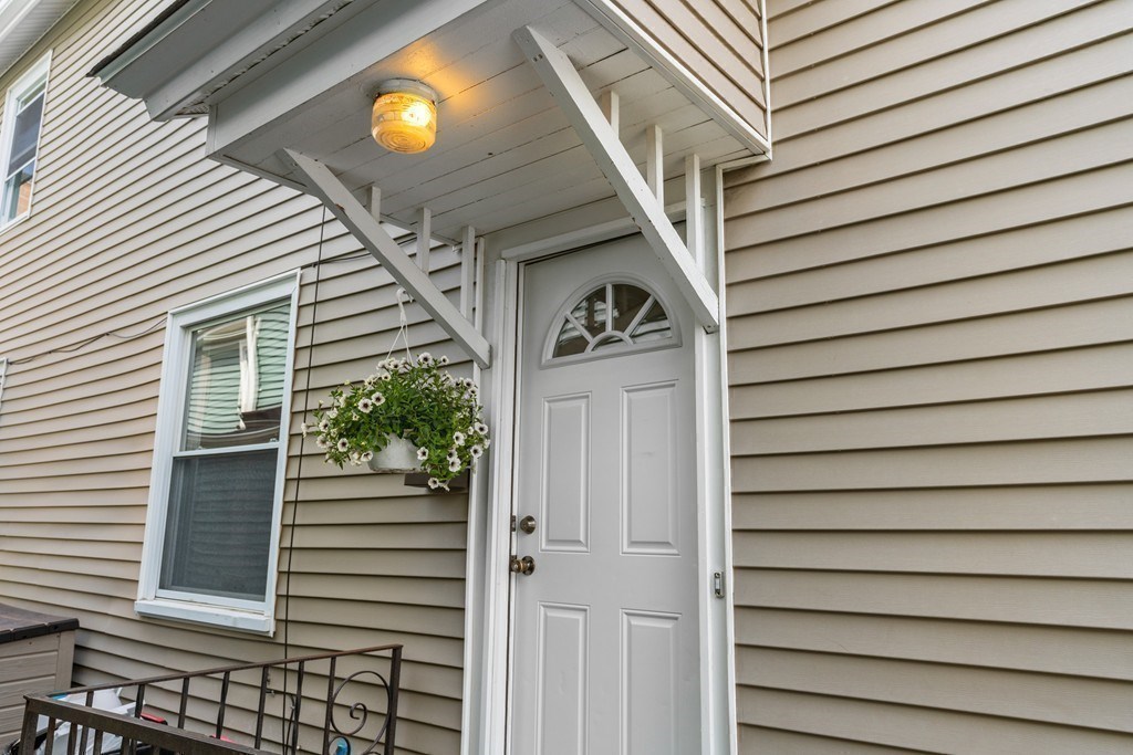 17 Plympton Street Waltham, MA 02451 - Photo 23 of 29