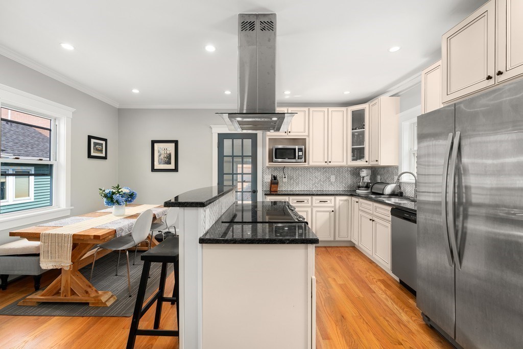 17 Plympton Street Waltham, MA 02451 - Photo 3 of 29