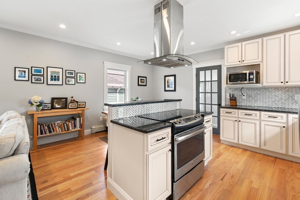 17 Plympton Street Waltham, MA 02451 - Photo 4 of 29