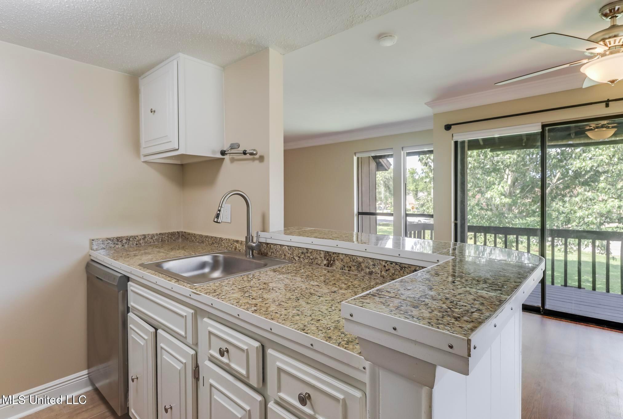 242 Molokai, Unit J Diamondhead, MS 39525 - Photo 14 of 18 14