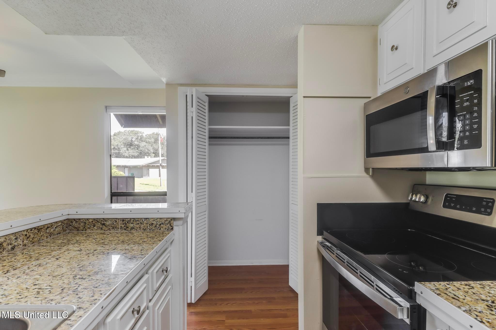 242 Molokai, Unit J Diamondhead, MS 39525 - Photo 15 of 18 15