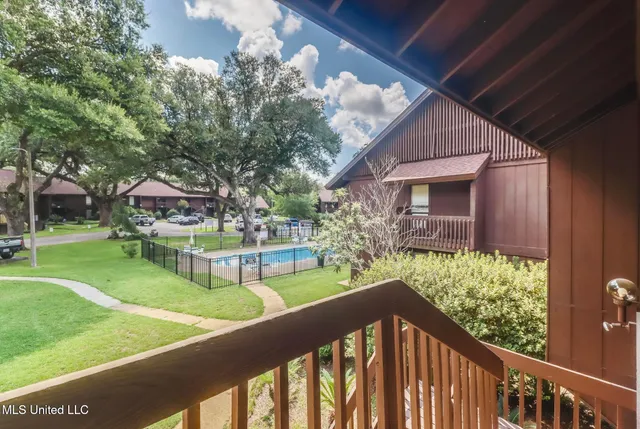 $1,200 | 242 Molokai, Unit J, Diamondhead, MS 39525