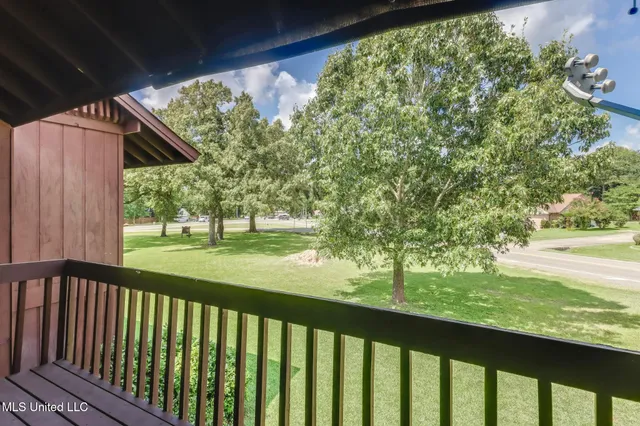 $1,200 | 242 Molokai, Unit J, Diamondhead, MS 39525