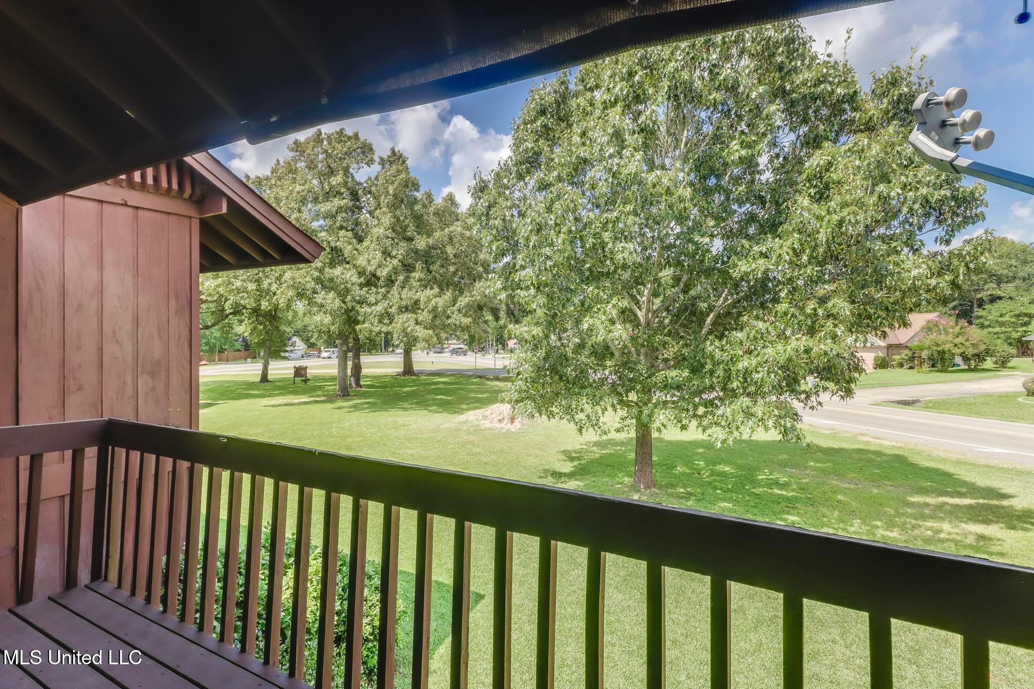 242 Molokai, Unit J Diamondhead, MS 39525 - Photo 5 of 18 5